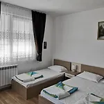 Къща за гости слънчевият ъгъл - The Sunny Corner 4*