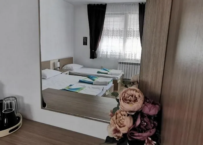 слънчевият ъгъл - The Sunny Corner Konukevi